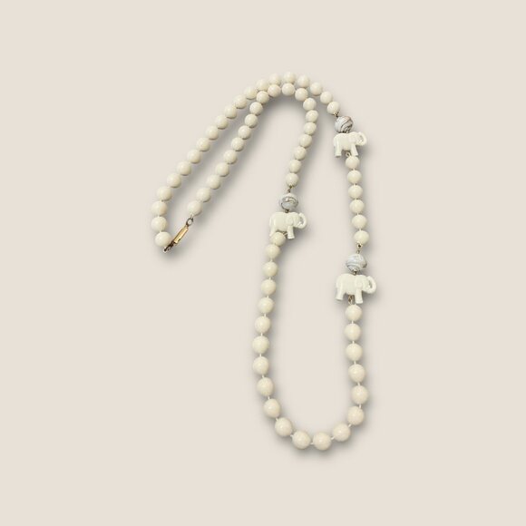 Vintage Elephant Beaded Necklace 34" With Elephant Accents & Gold-Tone Clasp - Picture 3 of 3